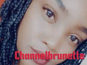 Channelbrunette