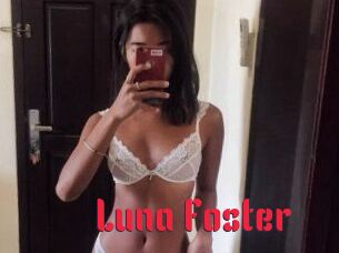 Luna_Foster