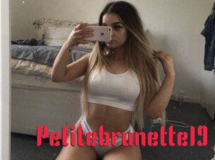 Petitebrunette19